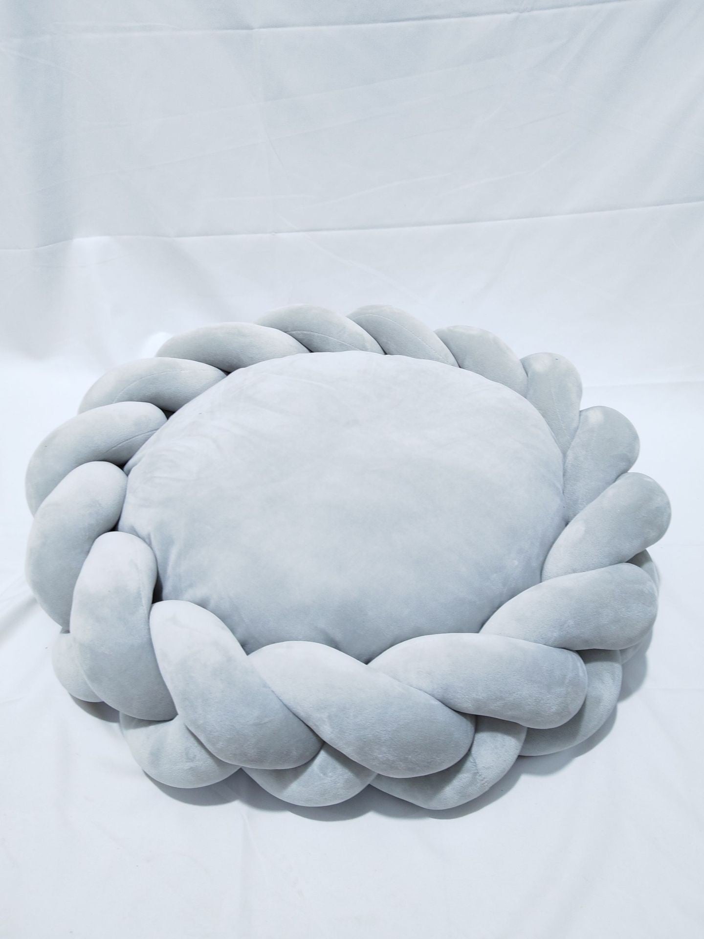 Dog Bed Chunky Yarn Woven Round Universal Detachable Cushion - Detail Angle 7 | Majestic Pet Kingdom