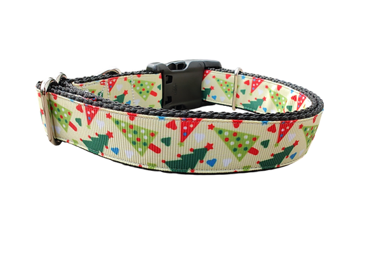Red and Green Christmas Trees Nylon Dog Collar | Purrfect Pet Kingdom