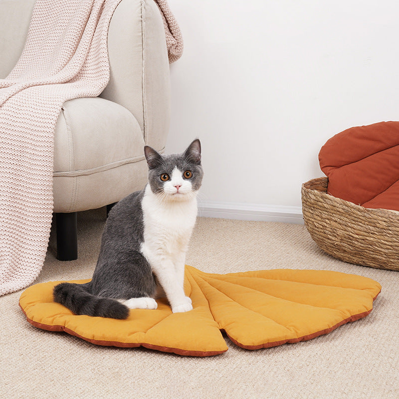 Washable Leaf-Shaped Soft Dog & Cat Bed Mat