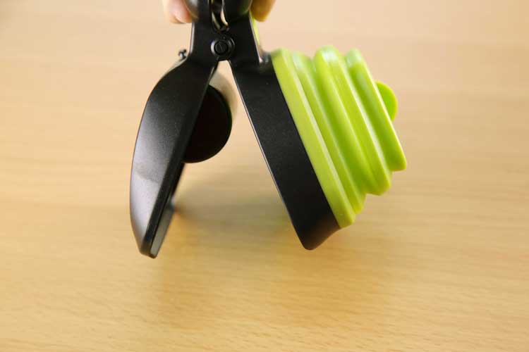 Portable Foldable Pooper Scooper & Waste Bags - Majestic Pet Kingdom