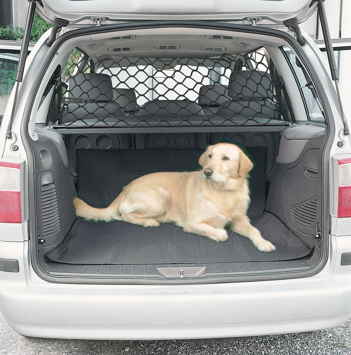 Dog Car Barrier Mesh Safety Isolation Net Fence for SUV Trunk - Detail Angle 6 | Majestic Pet Kingdom