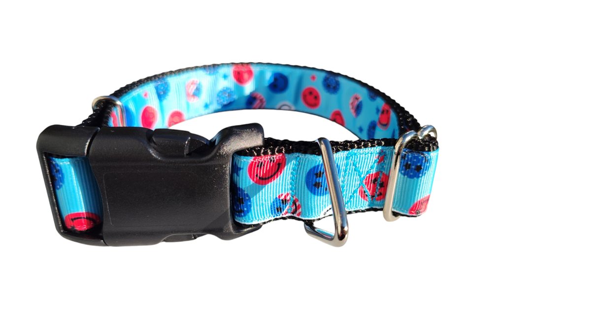 Dog Collar Patriotic Smiley Faces 4th of July USA Flag Nylon - Detail Angle 4 | Majestic Pet Kingdom