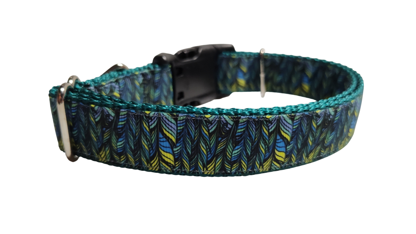 Green Feathers Pattern Nylon Dog Collar | Purrfect Pet Kingdom