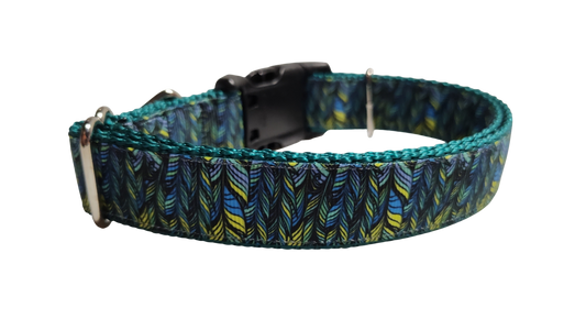 Green Feathers Pattern Nylon Dog Collar | Purrfect Pet Kingdom