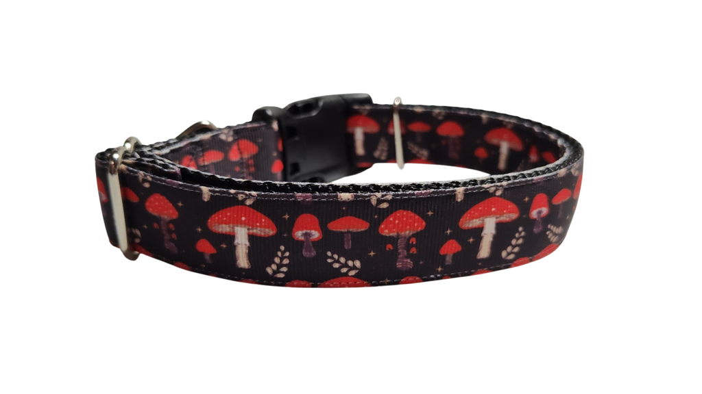 Red Mushrooms Nylon Dog Collar