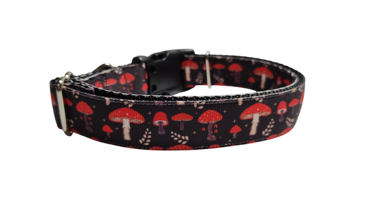 Red Mushrooms Nylon Dog Collar | Purrfect Pet Kingdom